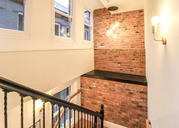 Spacious City Centre Lace Market Apartment