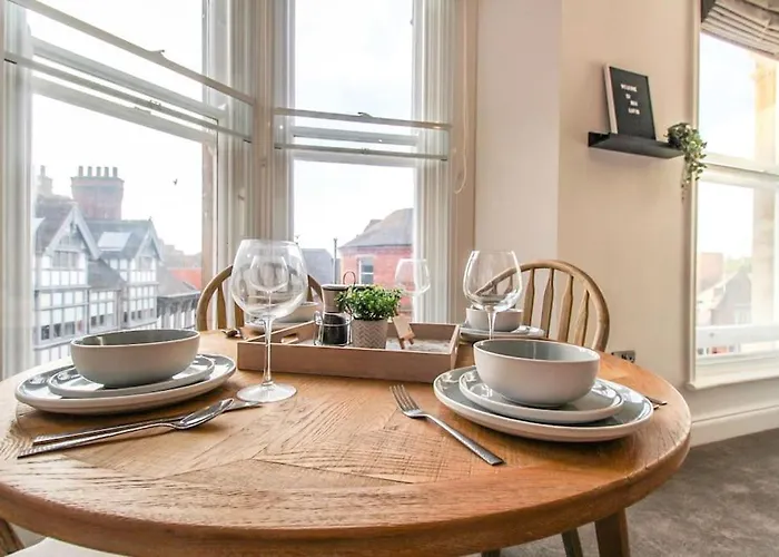 Spacious City Centre Lace Market Apartment